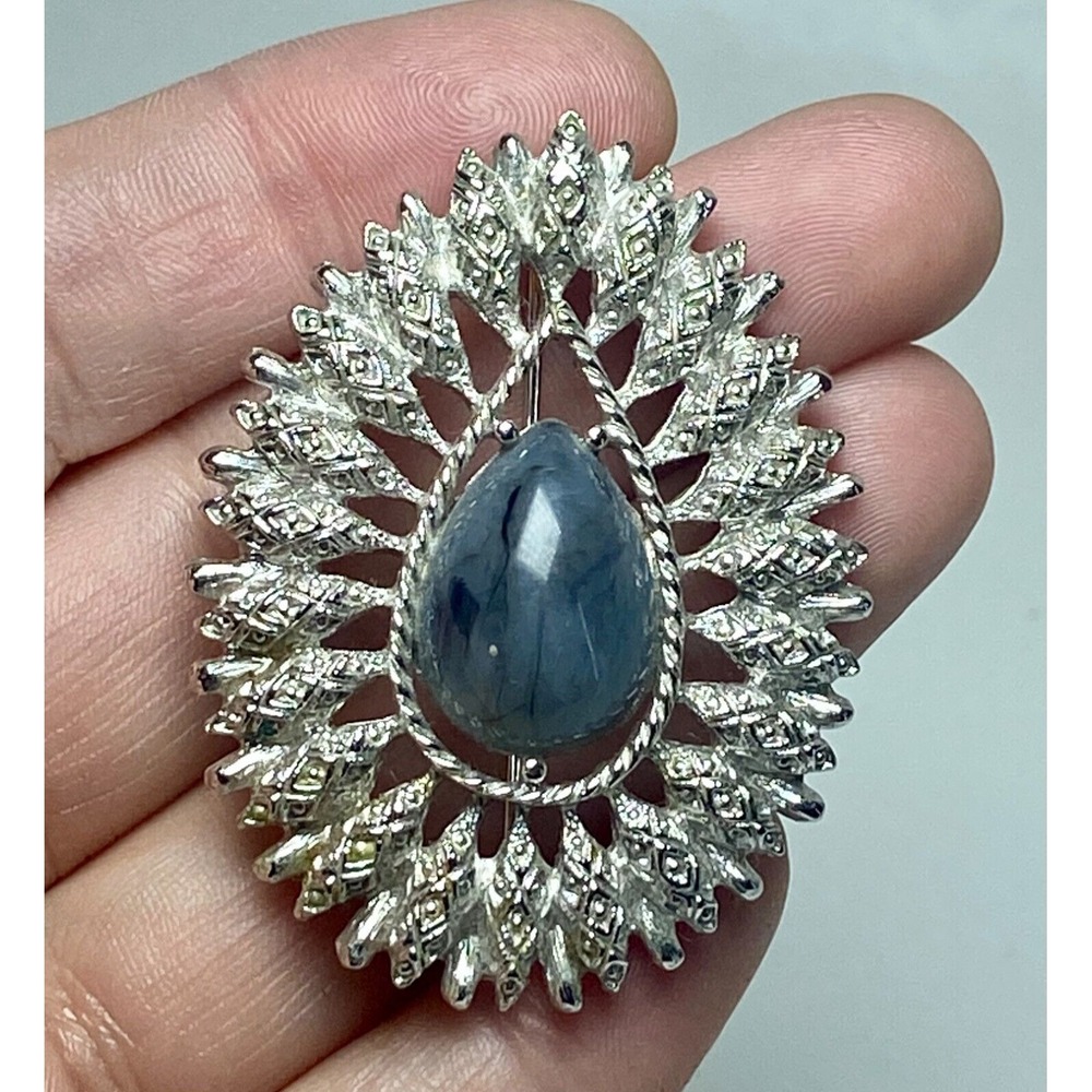 Vintage Sarah Coventry Signed  2" Silver‎ Tone  Gray Oval Cabochon Brooch Pin